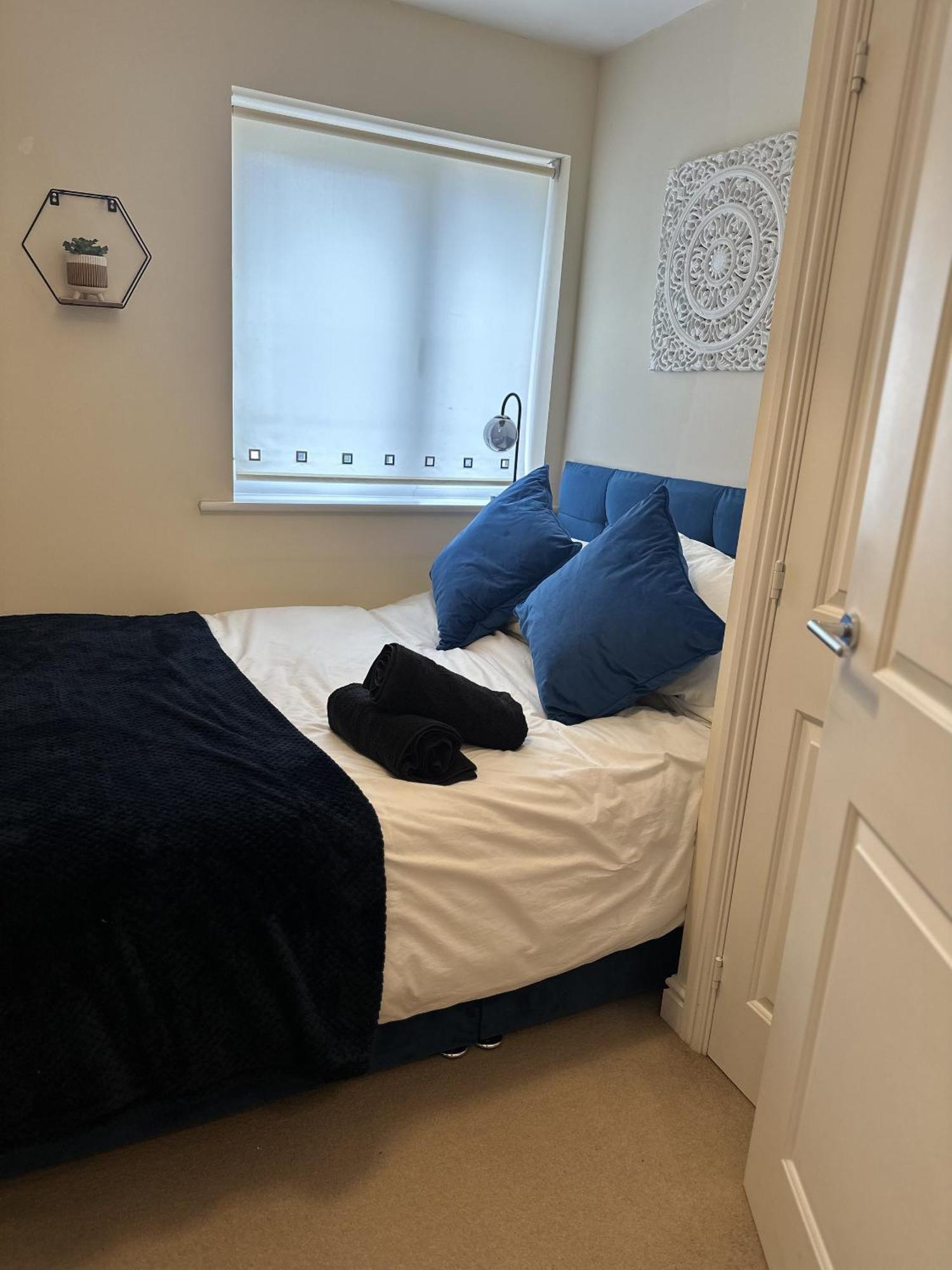 2 Bdr City Centre Apartment With Parking Cardiff Exteriör bild