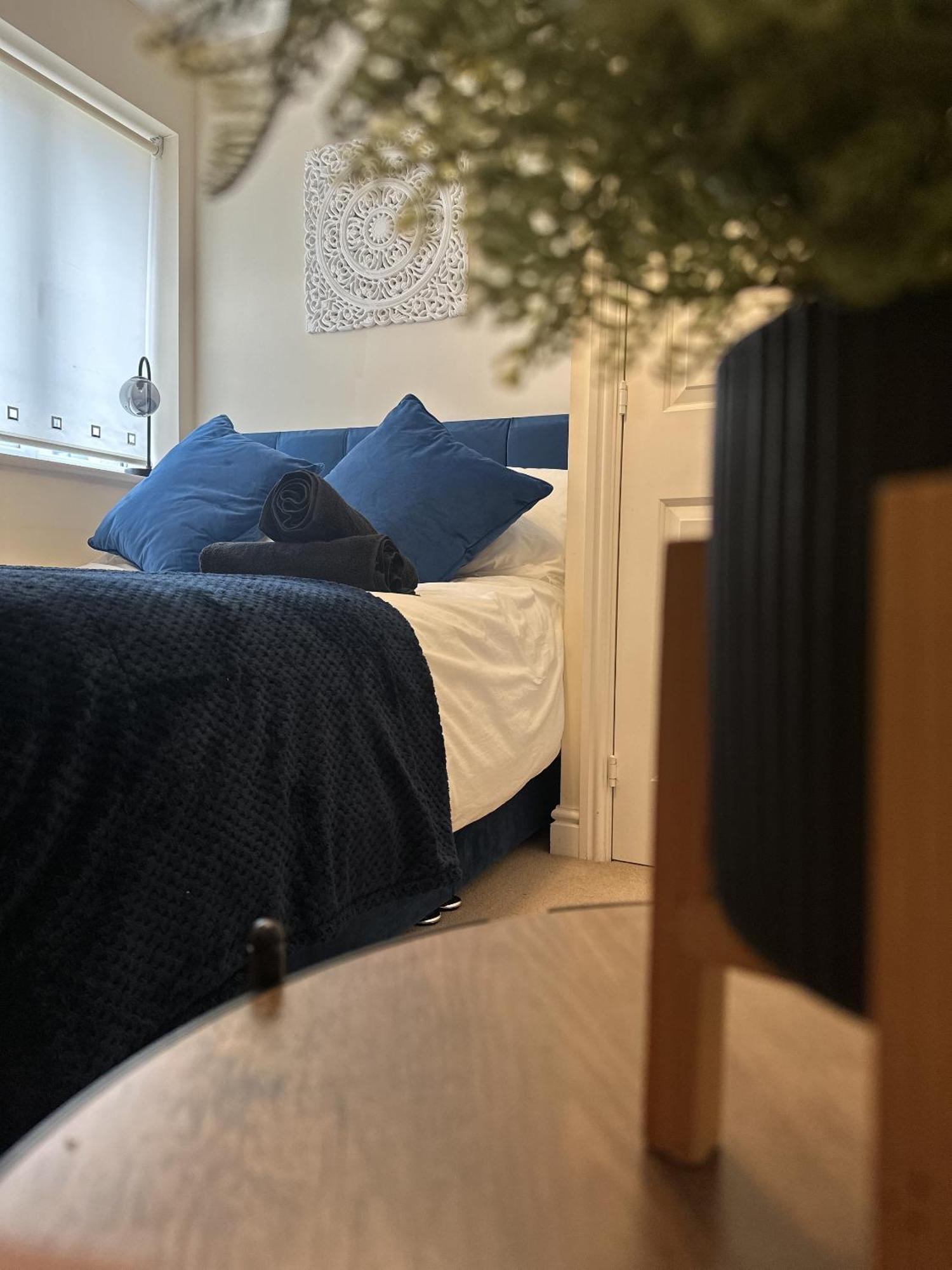 2 Bdr City Centre Apartment With Parking Cardiff Exteriör bild